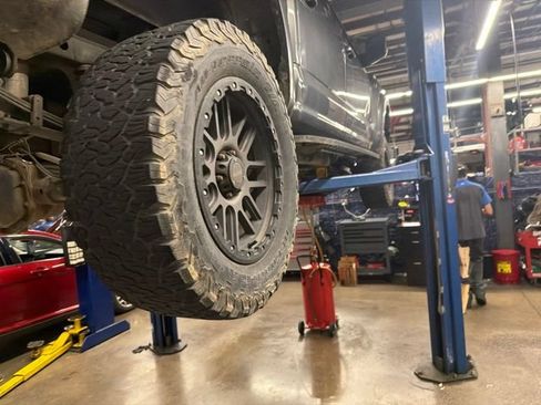 Used 2017 Ford F150 Raptor w/ Equipment Group 802A Luxury AWD/4WD image 14