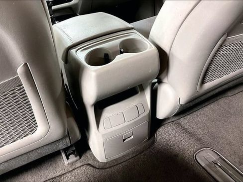 Used 2016 Kia Sedona L FWD image 11