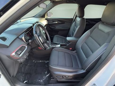 Used 2022 Chevrolet TrailBlazer RS w/ Sun and Liftgate Package FWD image 18