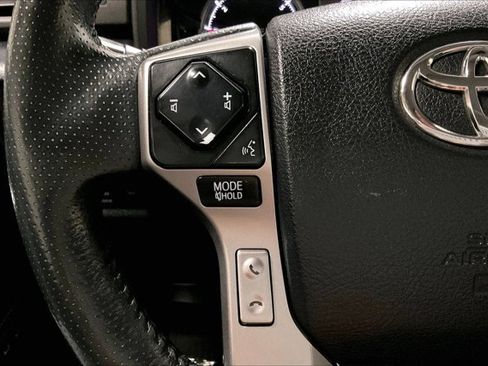Used 2022 Toyota 4Runner Limited AWD/4WD image 18