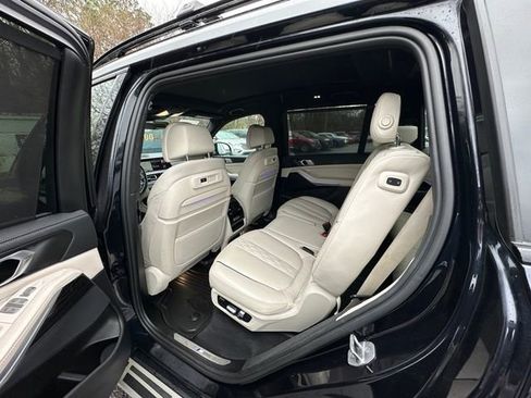 Used 2022 BMW X7 xDrive40i w/ M Sport Package image 19