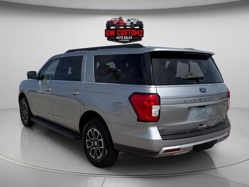 Used 2024 Ford Expedition Max XLT image 5