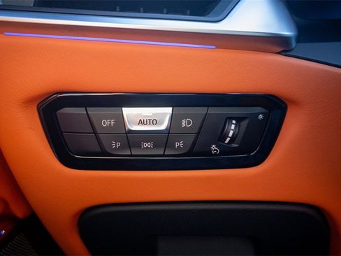 Used 2021 BMW M3 Competition w/ Parking Assistance Package image 21