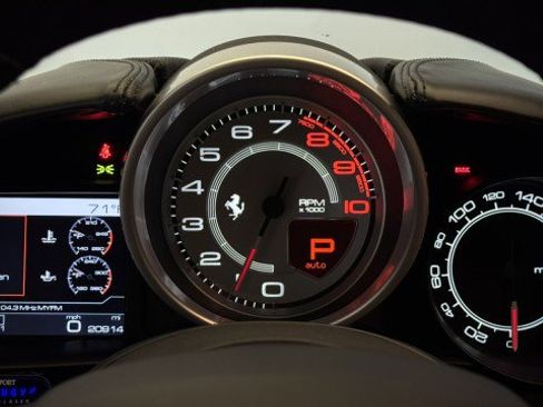 Used 2015 Ferrari California T RWD image 17