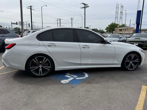 Used 2021 BMW 330i Sedan w/ M Sport Package RWD image 4