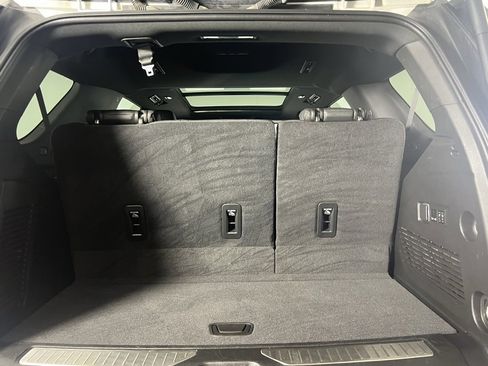 Used 2023 Chevrolet Tahoe Z71 image 28