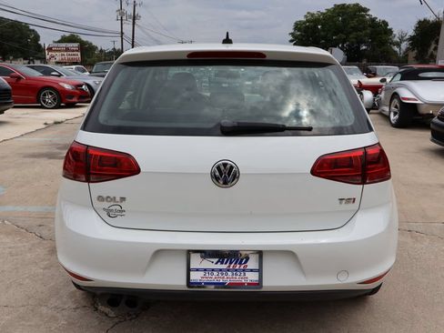 Used 2016 Volkswagen Golf 4-Door FWD image 6