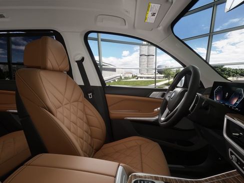 Used 2026 BMW X7 xDrive40i image 36