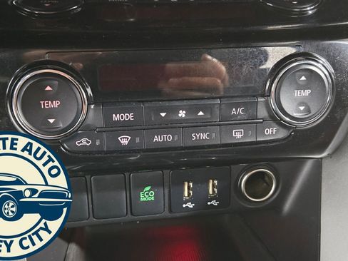 Used 2023 Mitsubishi Eclipse Cross SE image 15