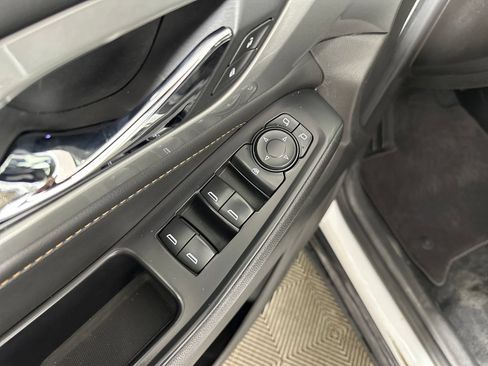 Used 2021 Chevrolet Traverse LS AWD/4WD image 20