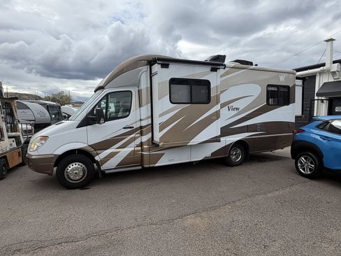 Used 2013 Mercedes-Benz Sprinter 3500 image 9