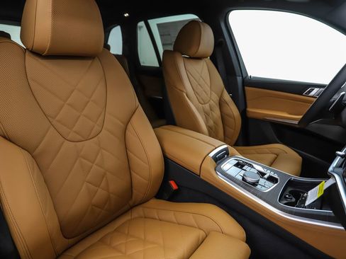 Used 2026 BMW X5 xDrive40i w/ M Sport Package image 31