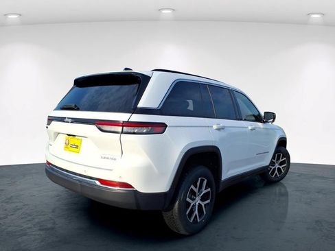 Used 2024 Jeep Grand Cherokee Limited AWD/4WD image 8