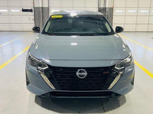 Used 2024 Nissan Sentra SR FWD image 12