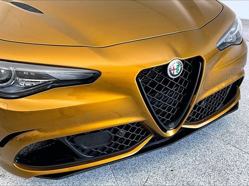 Used 2023 Alfa Romeo Giulia Quadrifoglio RWD image 38