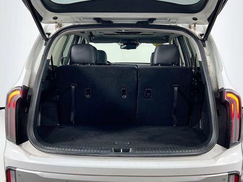 Used 2023 Kia Telluride EX w/ EX Captain's Chair Package image 26