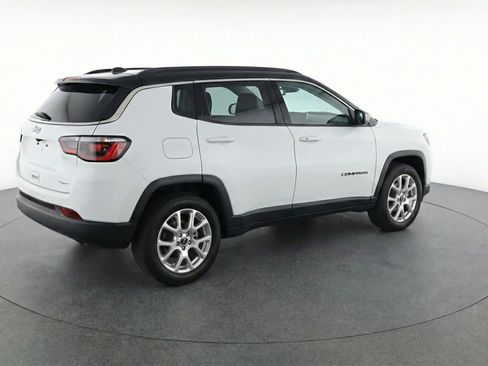 Used 2025 Jeep Compass Limited AWD/4WD image 9