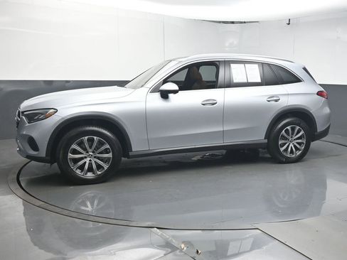 Used 2023 Mercedes-Benz GLC 300 4MATIC w/ Exclusive Trim Package image 4