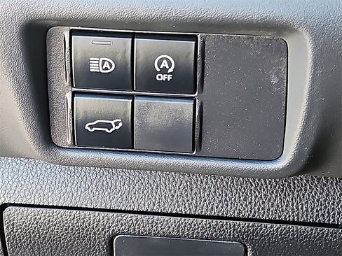 Used 2023 Toyota Highlander L image 23