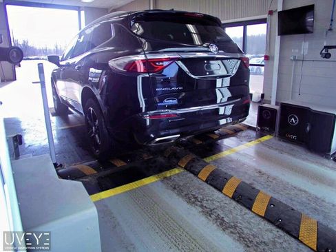 Used 2024 Buick Enclave Essence w/ Sport Touring Edition image 3