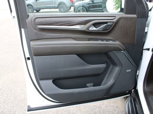 Used 2022 GMC Yukon XL Denali AWD/4WD image 13