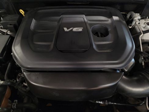 Used 2019 Jeep Grand Cherokee Altitude image 30