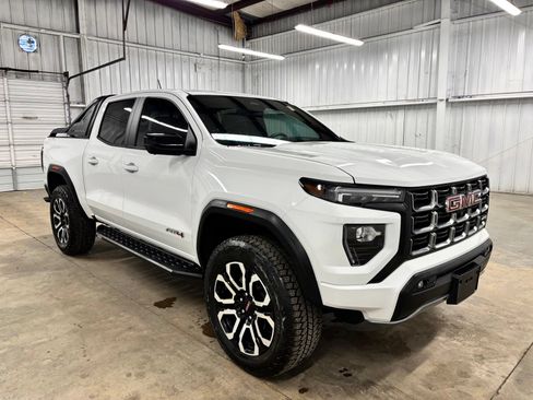 Used 2025 GMC Canyon AT4 w/ Nightfall Edition AWD/4WD image 1