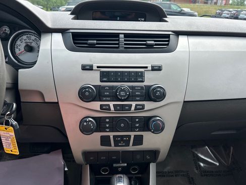 Used 2009 Ford Focus SES FWD image 24