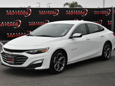 Used 2024 Chevrolet Malibu LT image 3