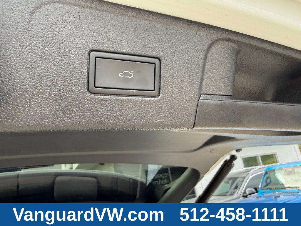 Used 2024 Volkswagen Atlas SE w/ Black Wheel Package FWD image 12
