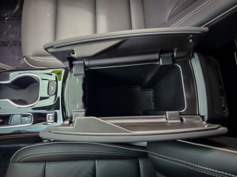 Certified 2023 Buick Envision Essence AWD/4WD image 26