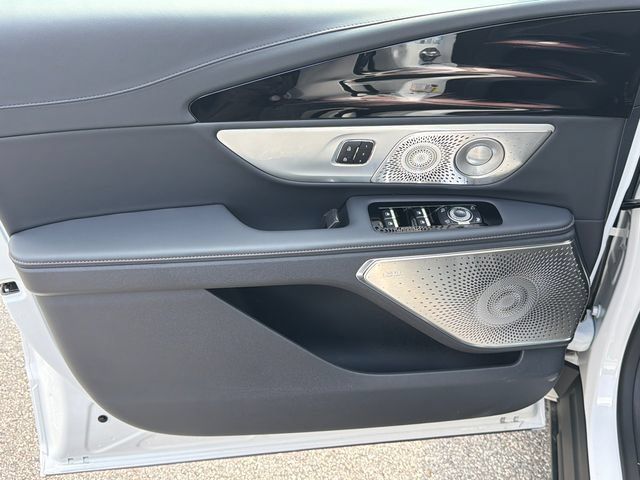 New 2026 Lincoln Nautilus Reserve AWD/4WD image 11