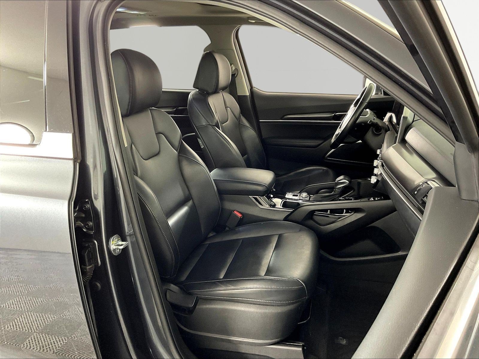 Certified 2024 Kia Telluride S w/ S Sunroof Package AWD/4WD image 30