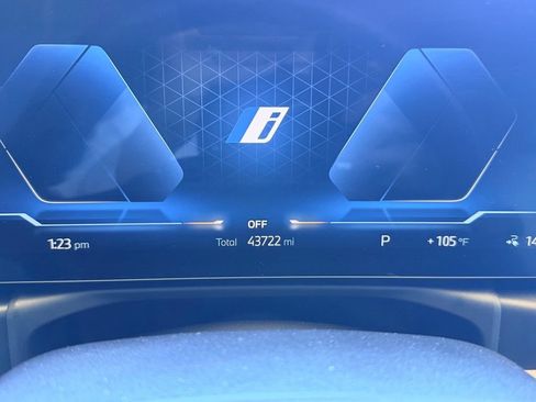 Used 2023 BMW i4 eDrive35 RWD image 16