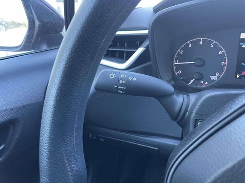 Used 2025 Toyota Corolla LE image 32