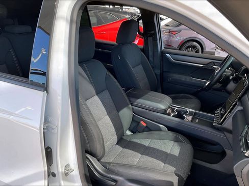 Certified 2025 GMC Acadia Elevation image 10