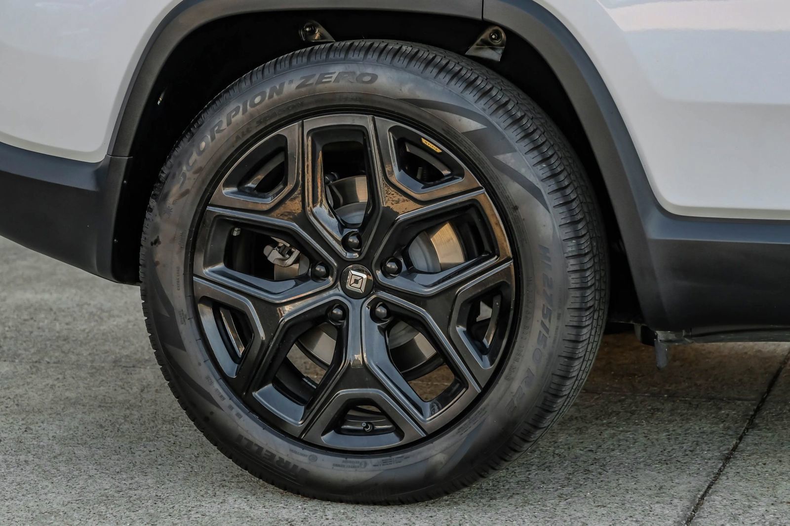 Used 2024 Rivian R1S Adventure Dual AWD/4WD image 66