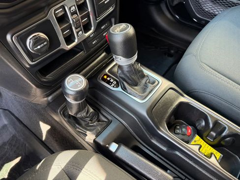 Used 2020 Jeep Wrangler Unlimited Sport AWD/4WD image 18