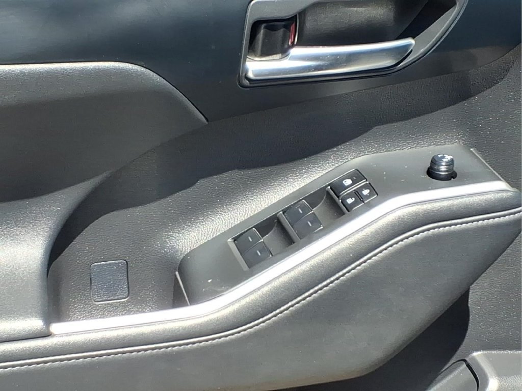 Used 2024 Toyota Highlander XLE AWD/4WD image 13