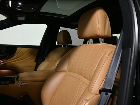 Used 2024 Lexus LS 500 AWD w/ Luxury Package image 5