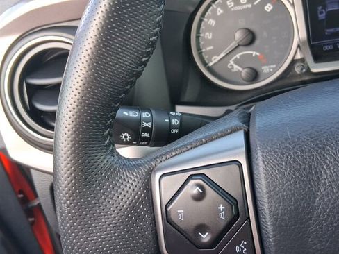 Used 2018 Toyota Tacoma SR5 image 33