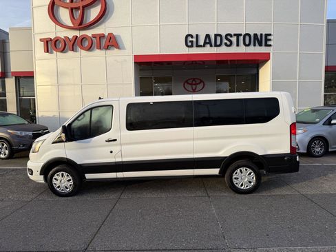 Used 2024 Ford Transit 350 XLT image 3