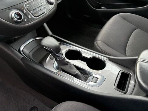 Used 2024 Chevrolet Malibu LT image 32