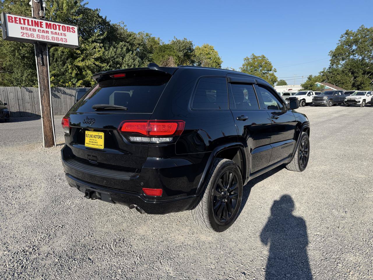 Used 2019 Jeep Grand Cherokee Altitude RWD image 2