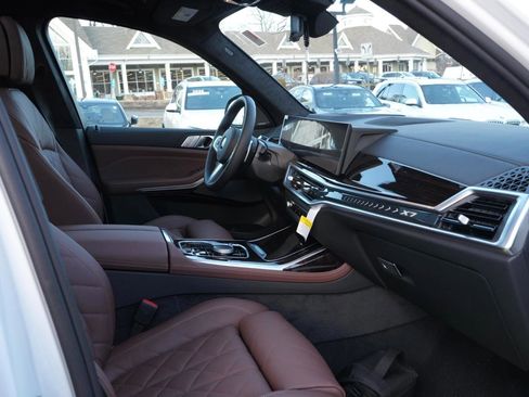 New 2026 BMW X7 xDrive40i w/ M Sport Package image 7