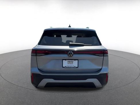 Used 2026 Volkswagen Tiguan SE FWD image 12