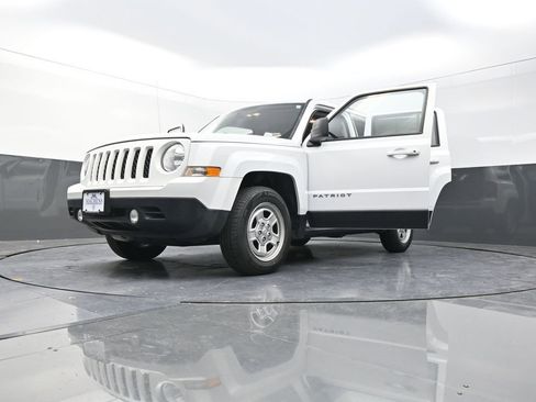 Used 2015 Jeep Patriot Sport w/ Power Value Group image 30