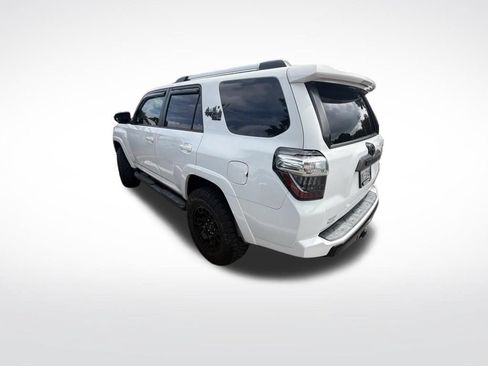Used 2018 Toyota 4Runner TRD Off-Road AWD/4WD image 5