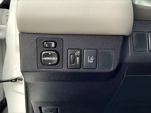 Used 2016 Toyota RAV4 Limited w/ Advanced Technology Package image 33