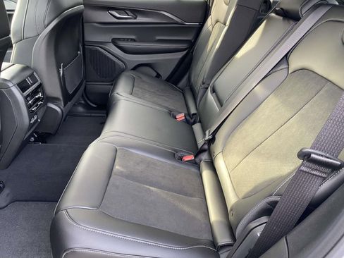 New 2025 Jeep Grand Cherokee Altitude w/ Trailer Tow Package image 12